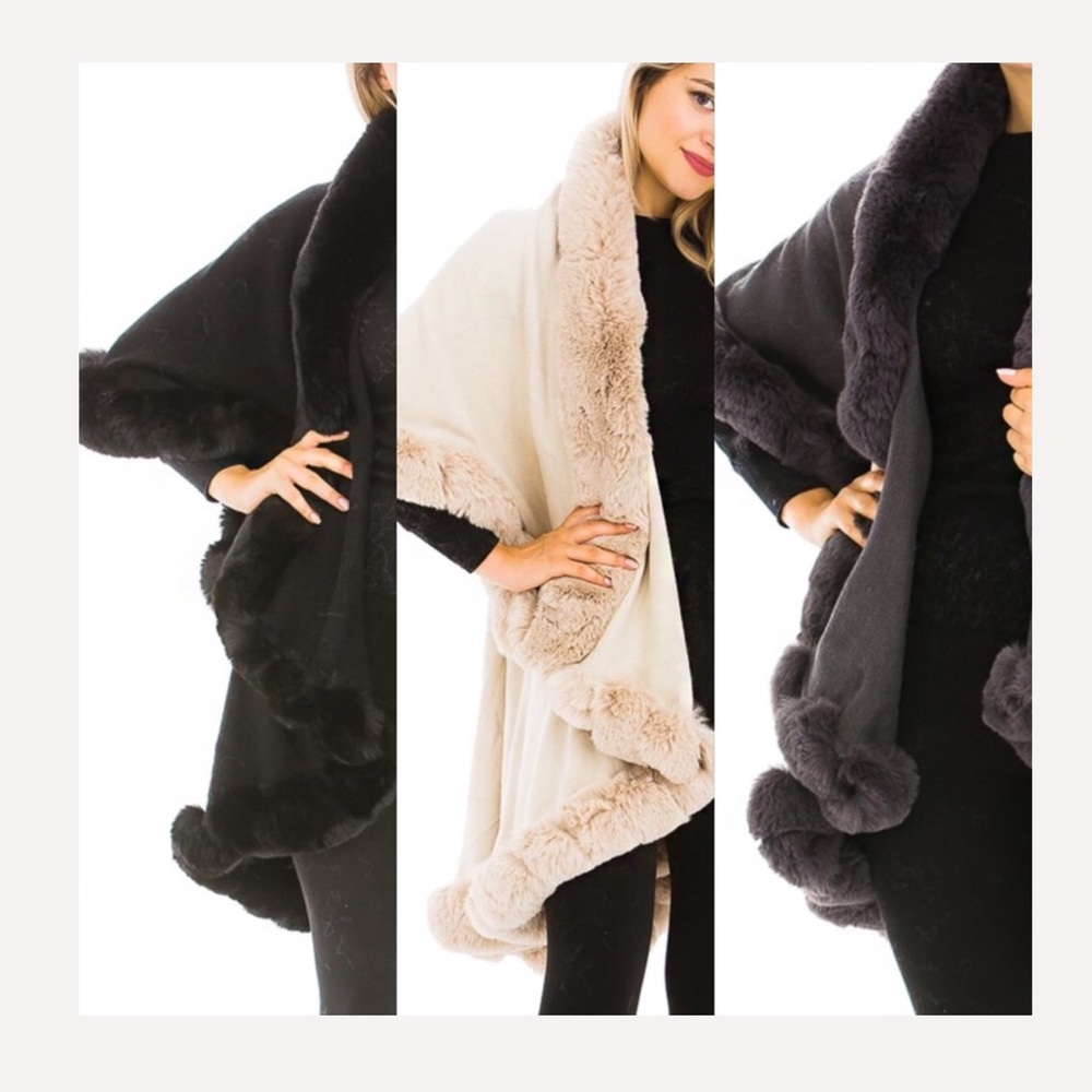 Nu Shuz Key West Luxury Black Double Faux Fur Collared Cape Coat - Picture 5 of 5